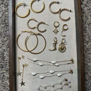 Elegant Gold and White Jewelry Set